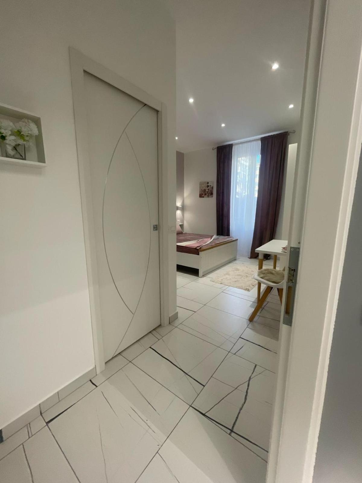 Laura Rooms La Spezia Exterior photo